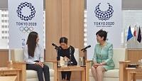 UNHCR（国連難民高等弁務官事務所）親善大使との写真